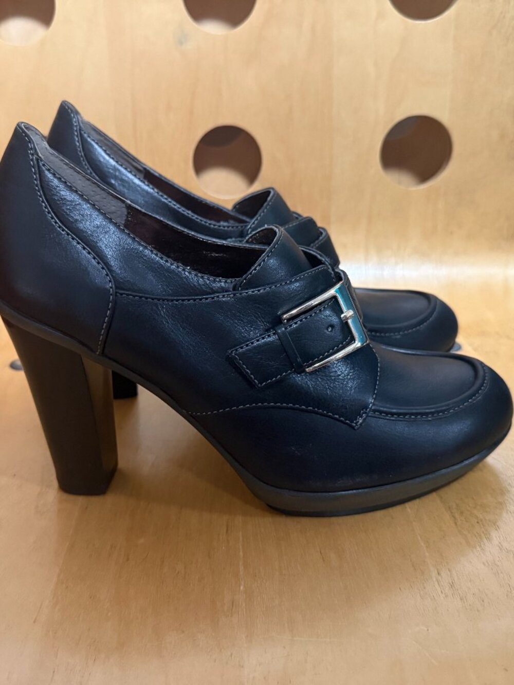 Sofft Women's Leather Super High Platform Black Pump Shoes Silver Buckle Sz 9.5